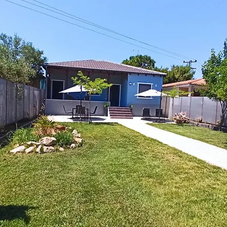 Sasa's Family Potidea 펜션 *